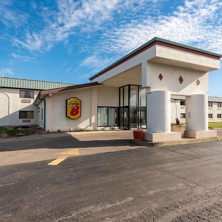 Super 8 Cleveland Otel North Ridgeville Dış mekan fotoğraf
