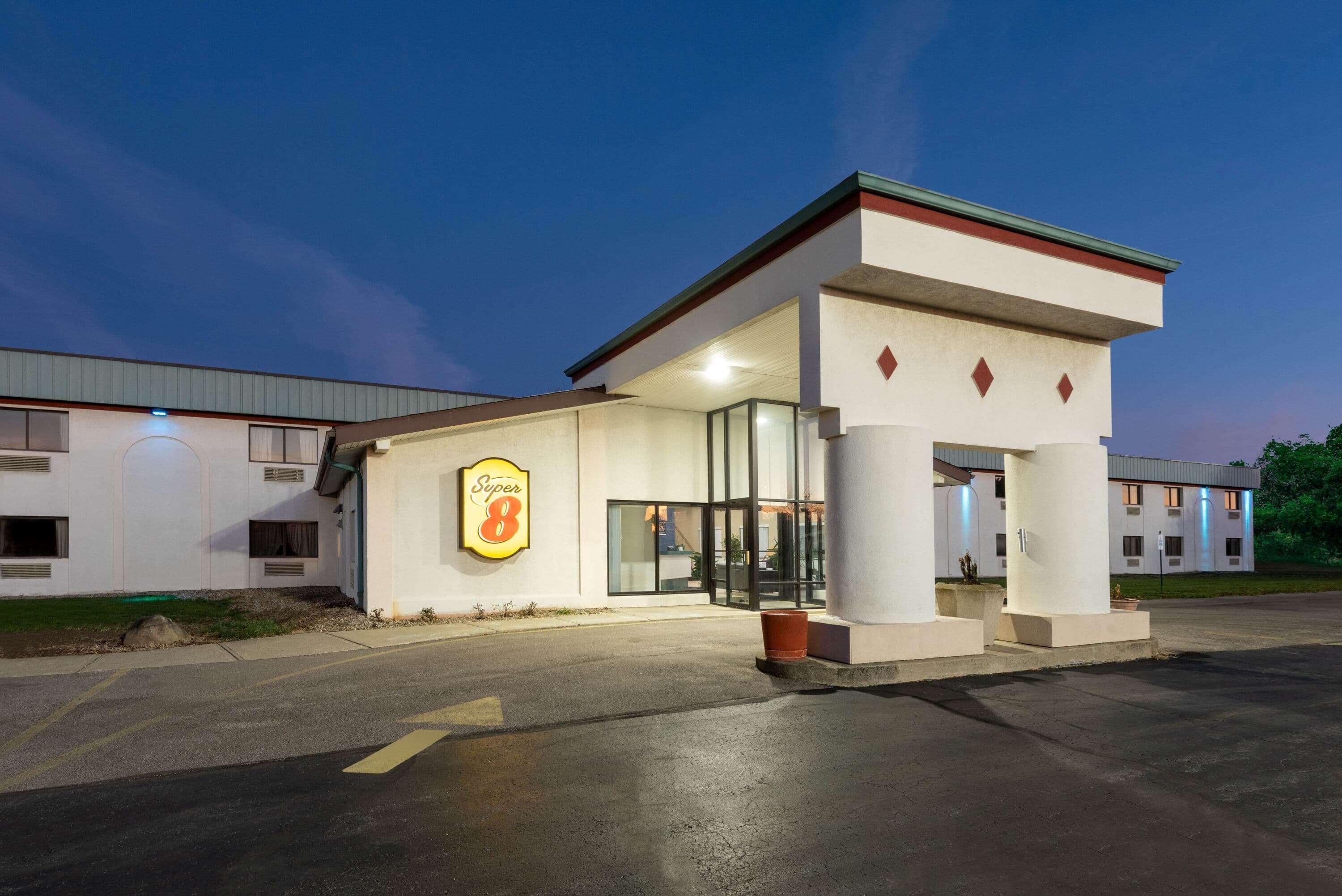Super 8 Cleveland Otel North Ridgeville Dış mekan fotoğraf